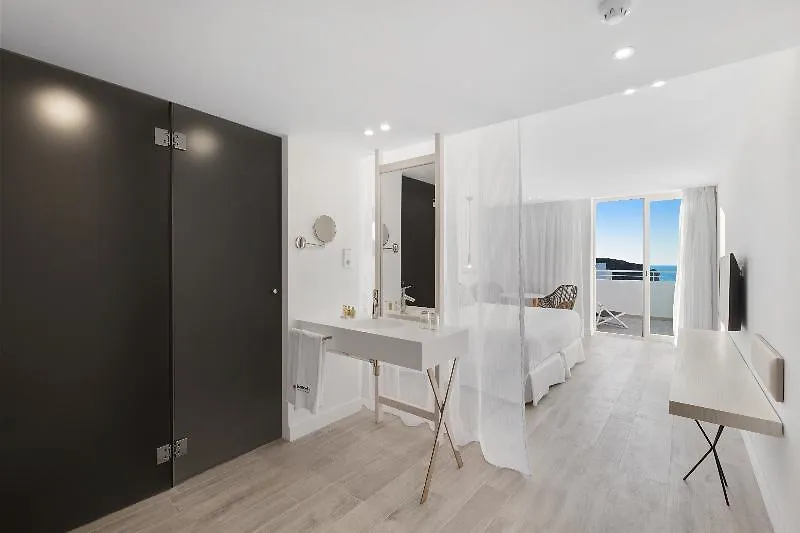 Hotel Apartamentos Paradise Beach (Adults Only) Portinatx