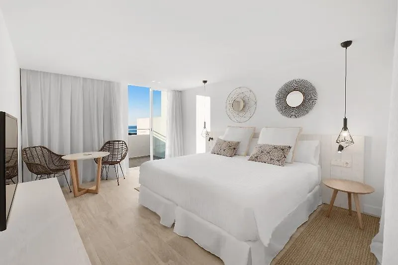 Hotell Apartamentos Paradise Beach (Adults Only) Portinatx